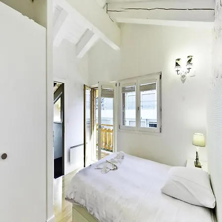 Beautiful With Views From Balcony Chalet