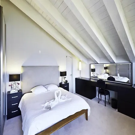 In 4 Valleys Near Lift شاليه *