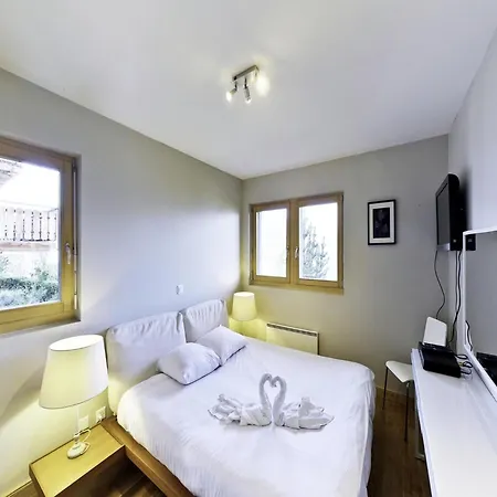 In 4 Valleys Near Lift نينداز